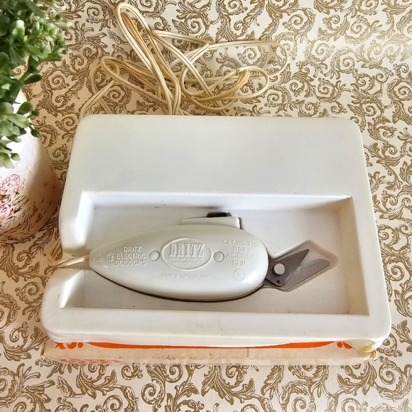 Vintage Scovill Dritz Electric Fabric Cutting Sewing Scissors Switzerland Made - Picture 14 of 14